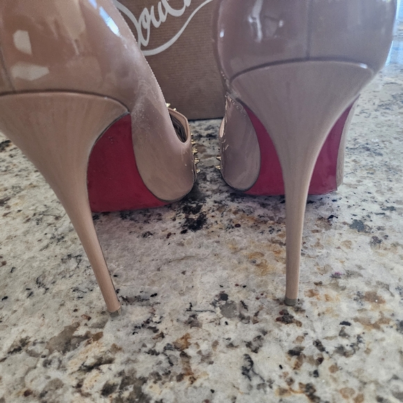 Christian Louboutin Bareta 120 Patent Pumps - Picture 10 of 13